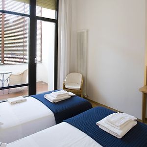 Camera standard con letto king size